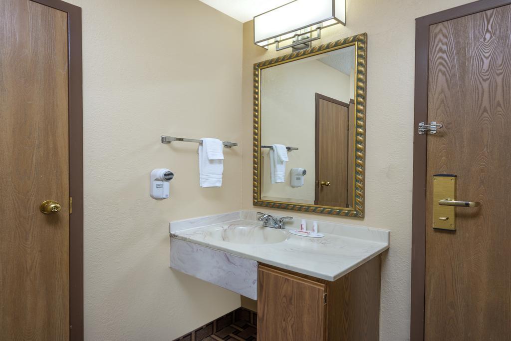 Motel Super 8 By Wyndham Charleston Sikeston East Mo Esterno foto